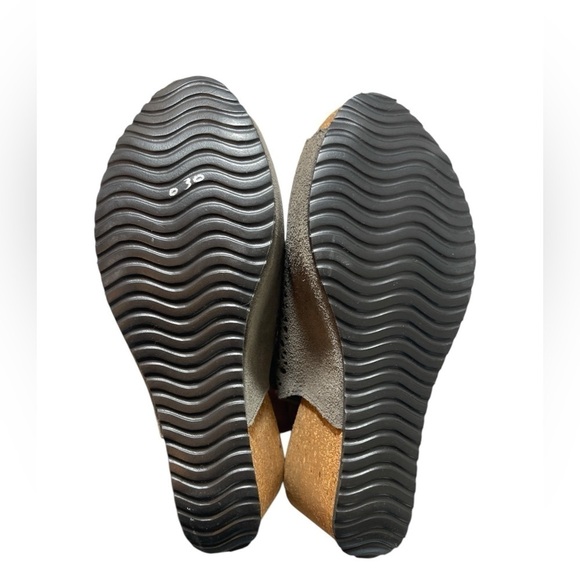 A. Giannetti NWT Cork Wedge Heel - Picture 5 of 6